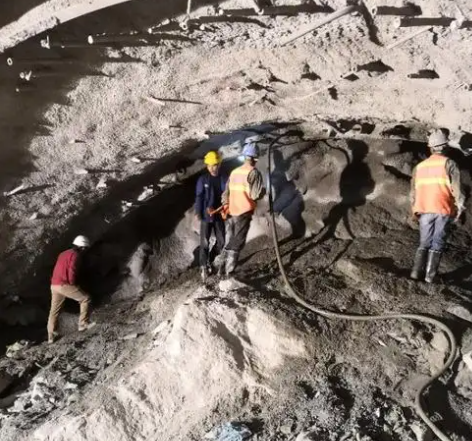 诸城拱顶带模注浆料的施工流程及注意事项